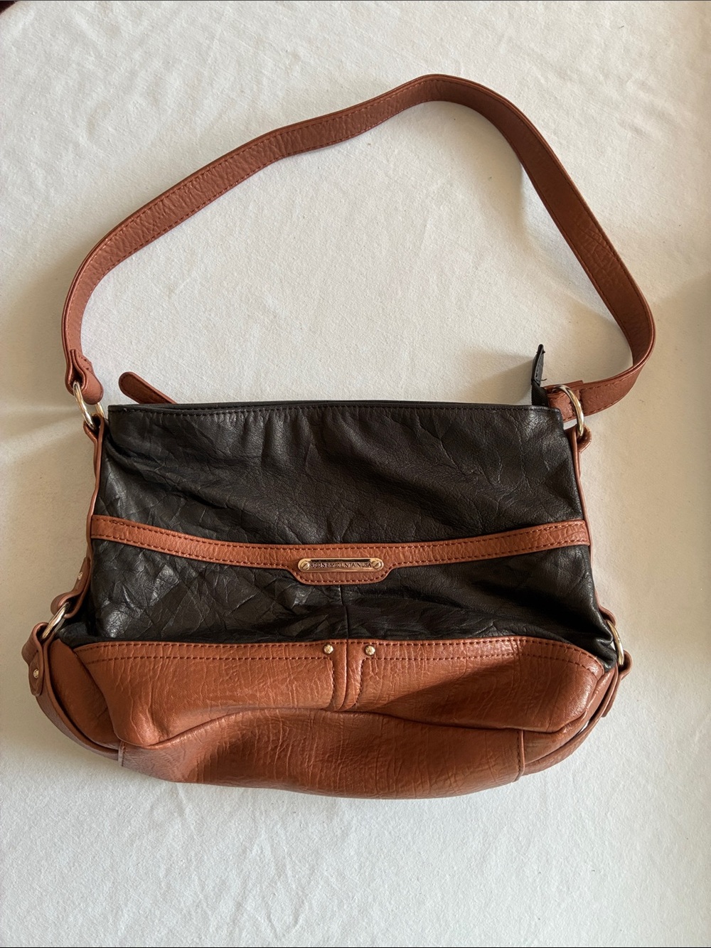 Stone Mountain USA Leather Two-Tone Cognac & Black Shoulder Bag